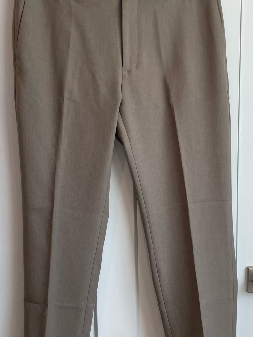 Men's Van Heusen Dress Pants in Taupe, size slim 34x30.